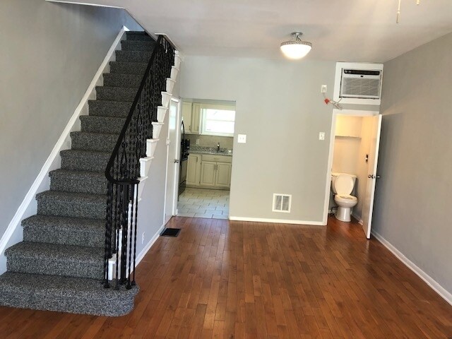 Building Photo - 2600 S Alder St