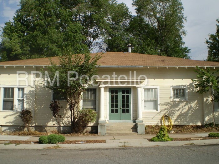 Primary Photo - 734 E Halliday St