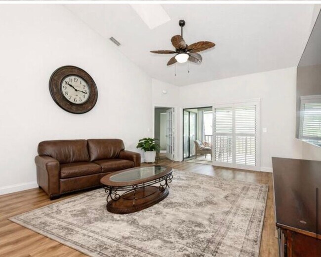 Foto del edificio - 805 Harbour Pointe Way
