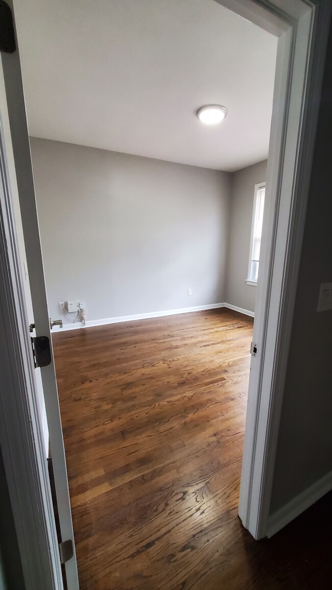 Front Bedroom - 25 Nelson Pl