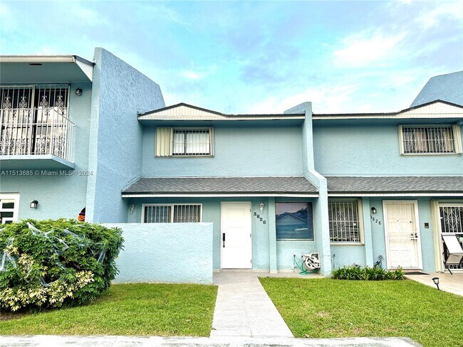 Building Photo - 3826 SW 107th Ave
