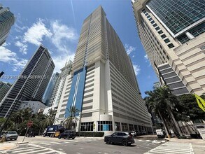 Building Photo - 1200 Brickell Bay Dr