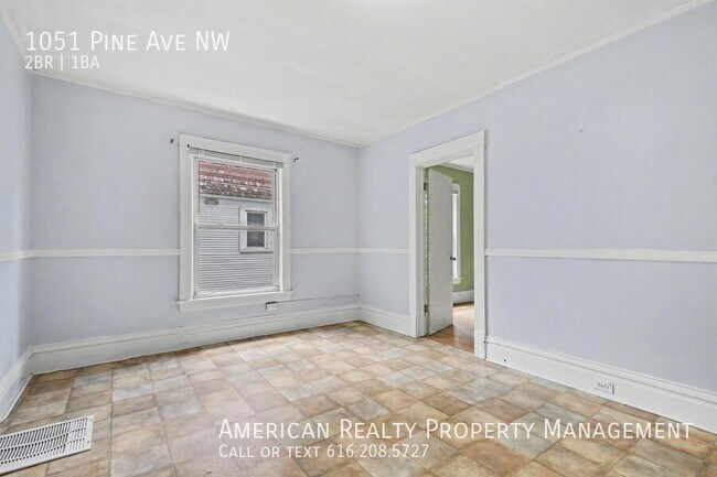 Foto del edificio - 1051 Pine Ave NW