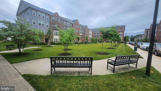 Foto del edificio - 10145 Dorsey Ln