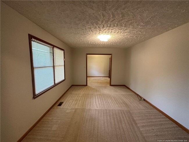 Building Photo - 8516 Amish Dr