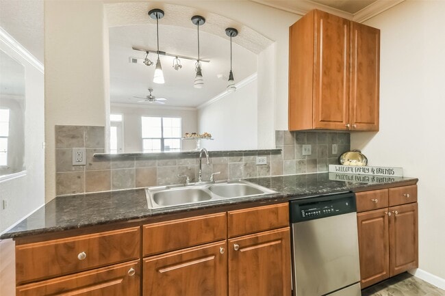 Building Photo - 1711 Old Spanish Trl