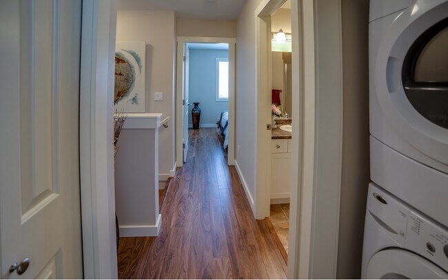 Photo du bâtiment - 1617-1688 88 Ave