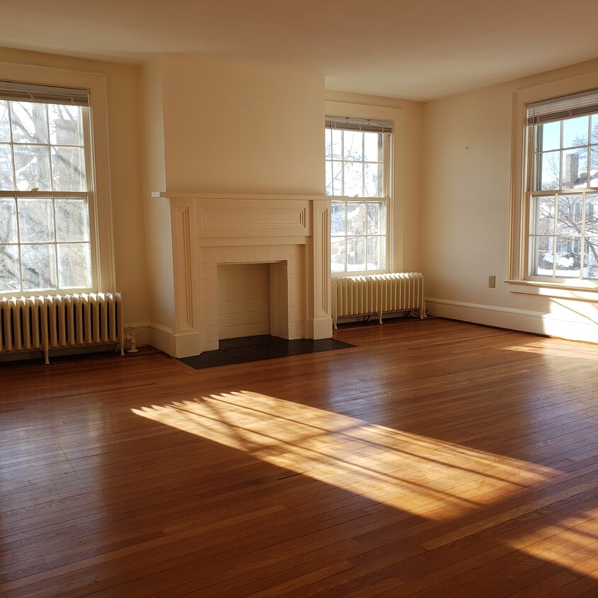 Primary Photo - 59 Gibson St