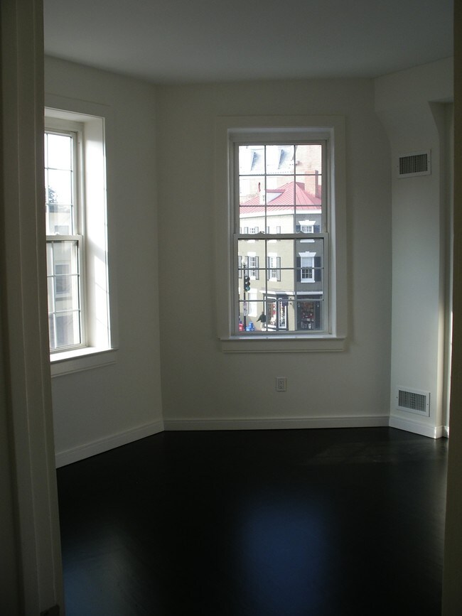 Bedroom - 3144 N St NW