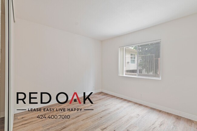 Foto del edificio - 15005 Sherman Way