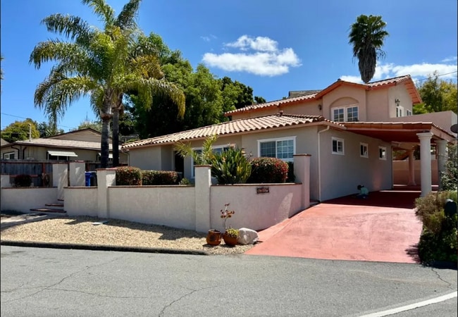 Foto del edificio - 8319 Prospect Ave