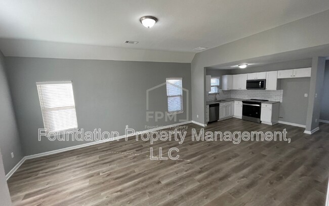 Foto del edificio - 4671 Tulip Creek Dr