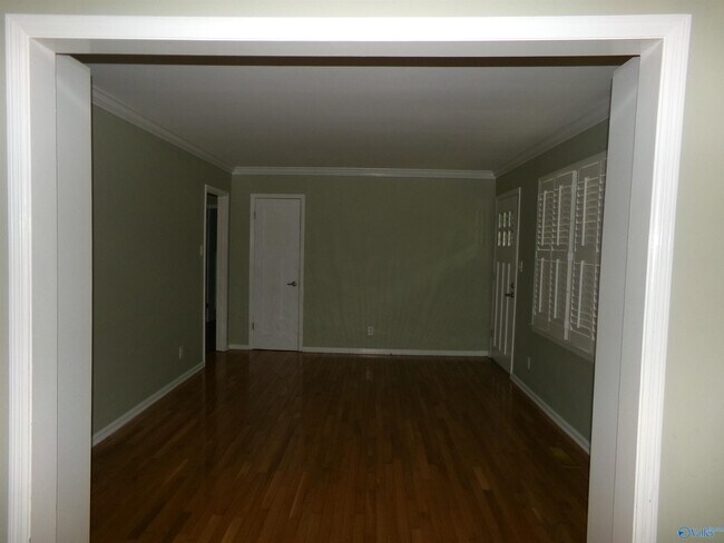 Building Photo - 1514 NE Wellman Ave