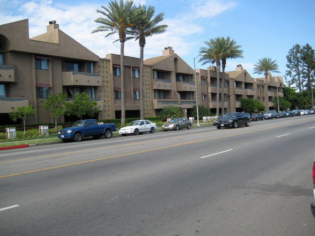 Building Photo - 19009 Sherman Way
