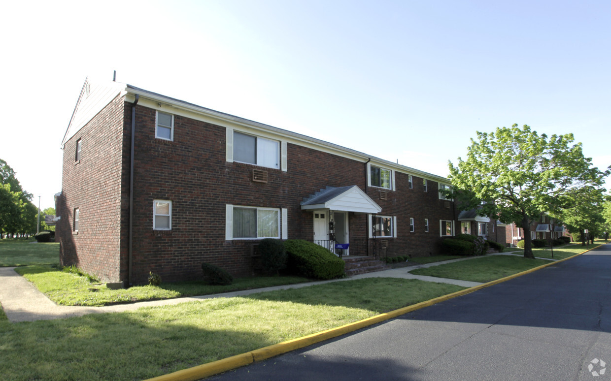 Primary Photo - Sunny Brook Apartments