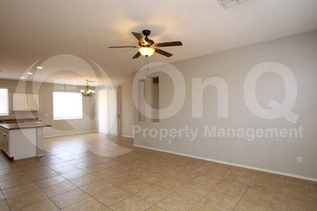 Foto del edificio - 6830 S Sunnyvale Ave