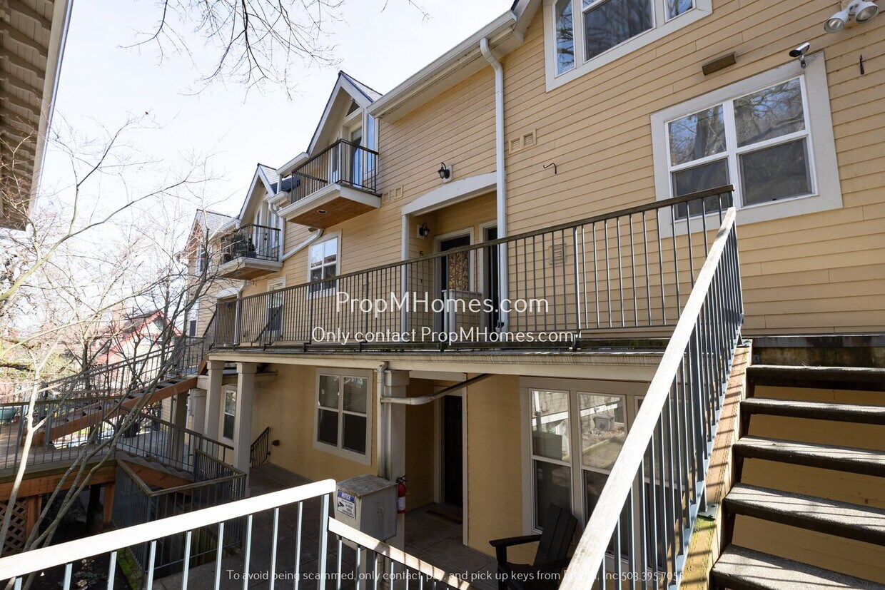 Foto principal - Spacious Two Bedroom Condo Right off NW 23rd!