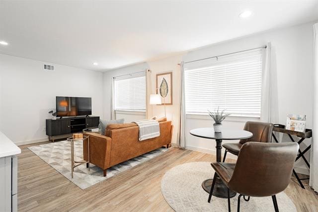 Building Photo - 601 N Ewing Ave