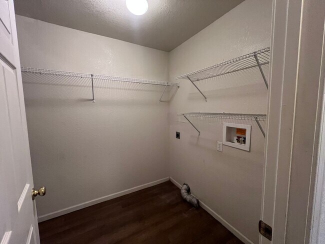 Foto del edificio - 6308-MF2-E1