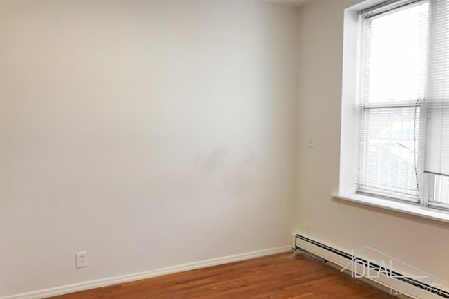 Building Photo - Kensington 2 Bedroom -Ground Floor
