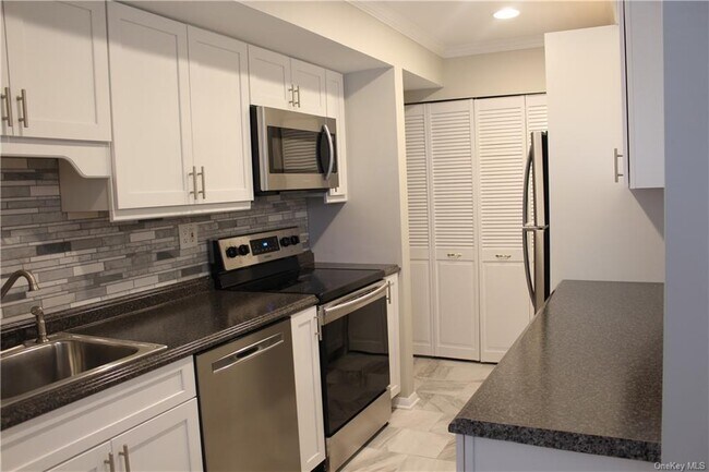 Foto del edificio - 208 Harris Rd