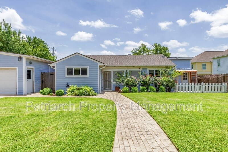 Foto principal - 302 Fidelity St