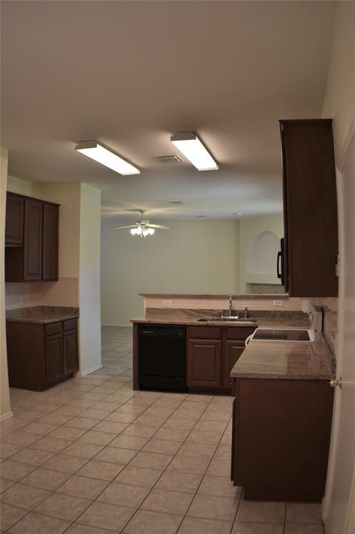 Building Photo - 720 Princeton Dr