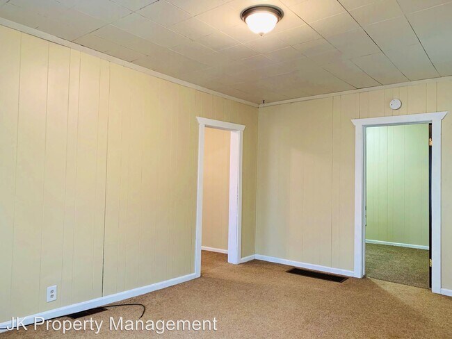 Building Photo - 1814-1814 5th Ave N