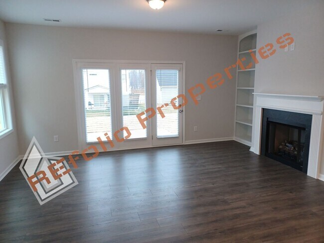 Building Photo - Beautiful 4BD 2.5BA Home w/Primary Suite o...