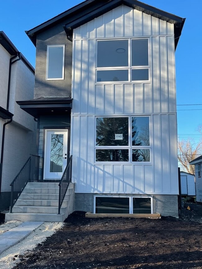 Building Photo - 1145 Waller Ave