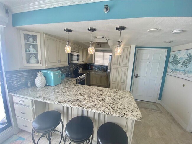 Building Photo - 5915 Sea Ranch Dr