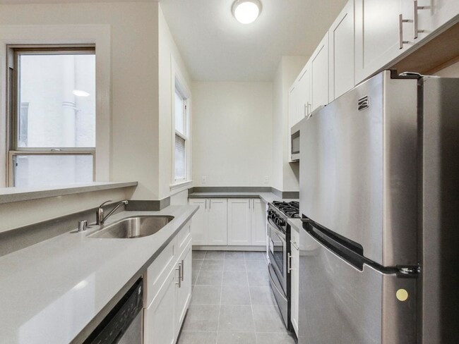 Building Photo - Recently Renovated Polk Gulch 1BR!