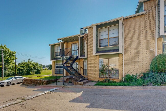 Foto del edificio - Welcome to Your Lake Ray Hubbard Retreat