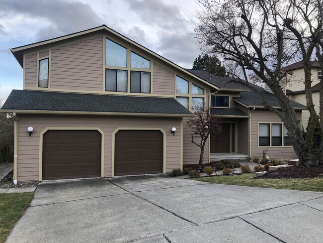 Building Photo - 715 SW Staley Dr