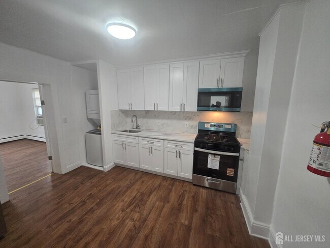 Foto del edificio - 12 N 6th Ave