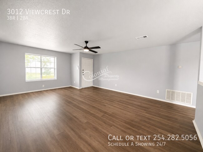 Building Photo - 3012 Viewcrest Dr