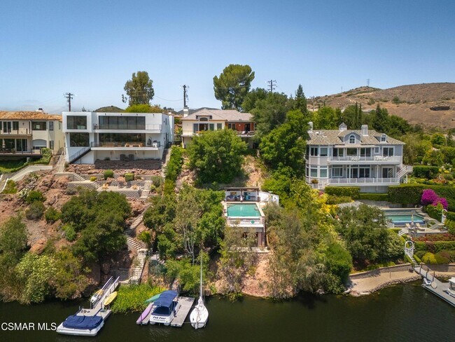 Foto del edificio - 2094 Trentham Rd