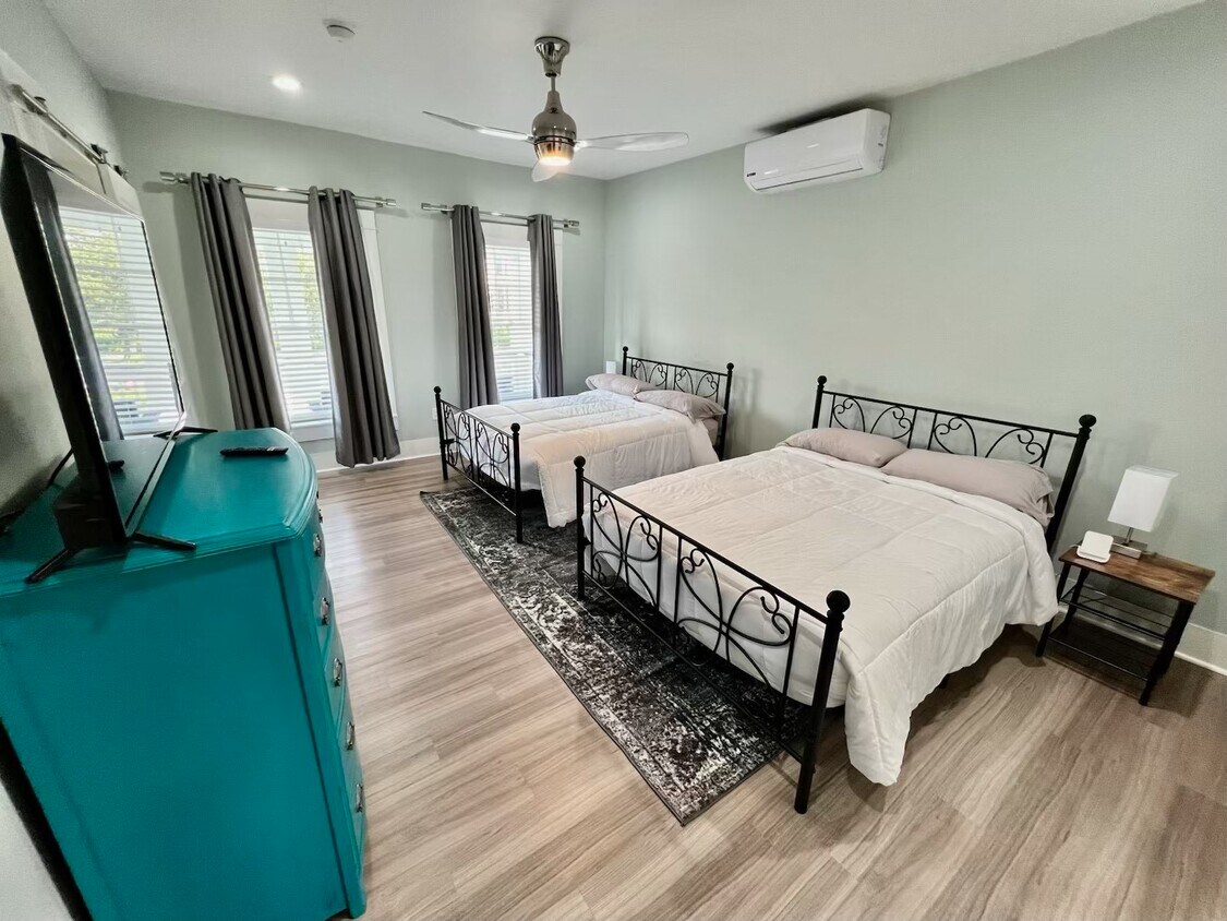 Foto del edificio - 1419 Broadway Avenue J