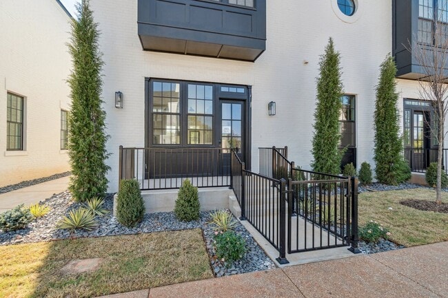 Foto del edificio - Townhome 2 bed 2.5 Bath "The White Workroom" in The Heart of Selah