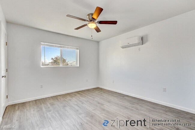 Building Photo - 2 br, 2.5 bath Townhome - 969 South Lorena...