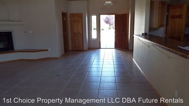 Building Photo - 4 br, 2 bath House - 402 Cielo Grande