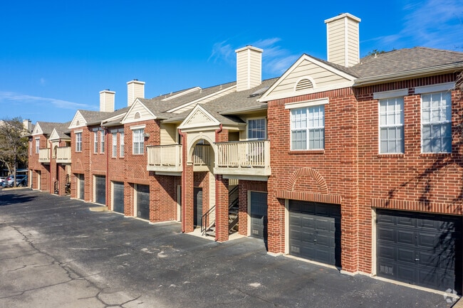 Building Photo - Village of Hampton Cove