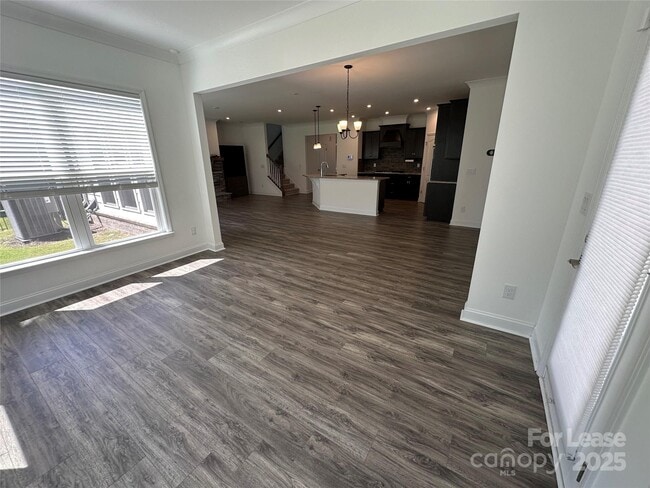 Building Photo - 611 Southstone Dr