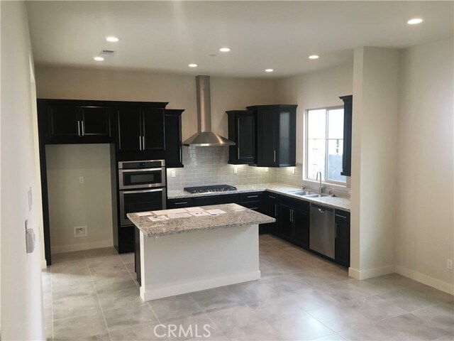 Building Photo - 111 Carmine
