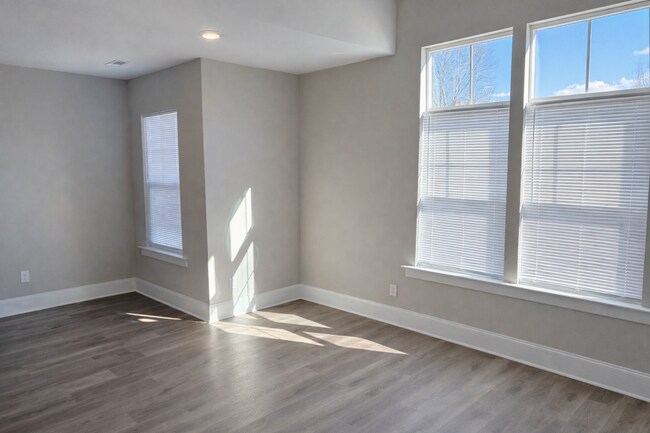 Foto del edificio - Brand New End-Unit Townhome | 3 BR/2.5BA | 1-Car Garage | Near Downtown Mooresville