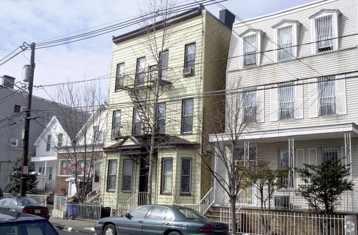 Foto del edificio - 3313 Palisade Ave