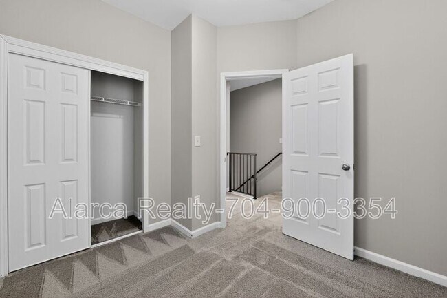 Foto del edificio - 425 Centerfield Dr