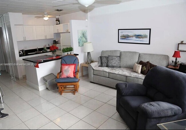 Foto del edificio - 815 SW 10th Terrace