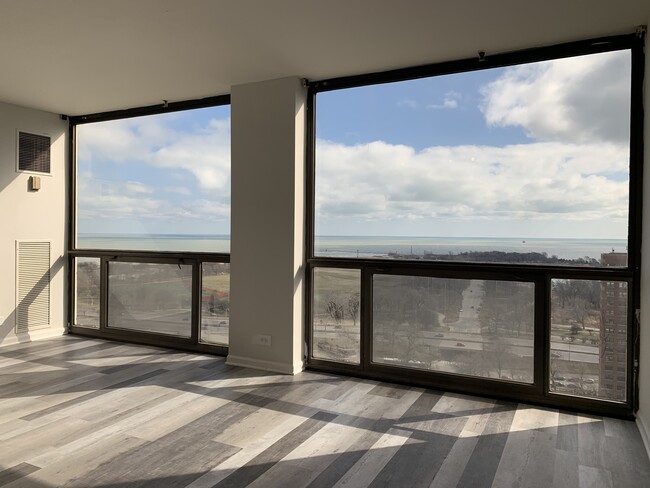 Foto del edificio - 4343 N Clarendon Ave