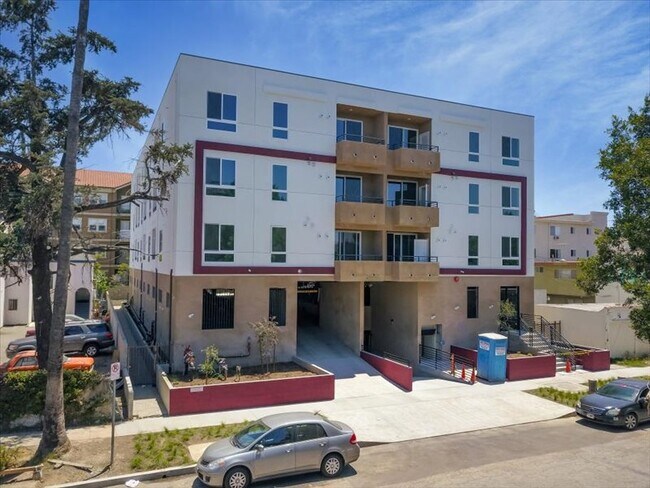 Building Photo - 928 S Berendo St